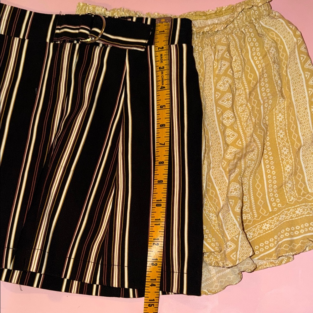 Bundle Striped Black and White mini Skirt with Belt and yellow mini skirt - Picture 6 of 7